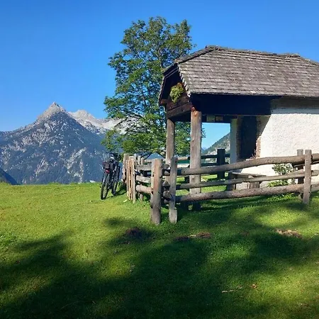 Hirschbichler Modern Retreat *